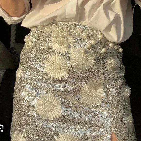 Holly Sequin Floral Mini Skirt- Small - Picture 1 of 2